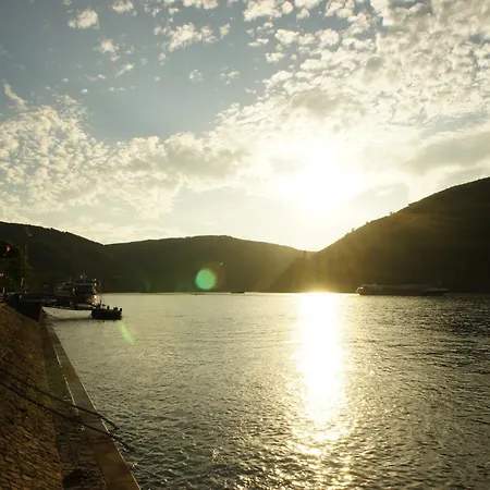 מלון Cafe Konditorei Koeppel בינגן אם ריין