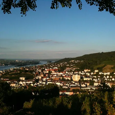 מלון Cafe Konditorei Koeppel 3*